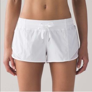 Lululemon White Hotty Hot Short Size 10